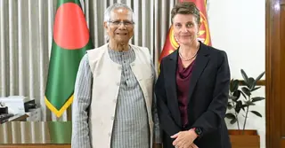 ড. ইউনূস-গোয়েন লুইস বৈঠক; ফেব্রুয়ারিতে নির্বাচন অনুষ্ঠানে সহযোগিতার প্রতিশ্রুতি